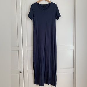 Maxi dress, size L, arrives at ankle